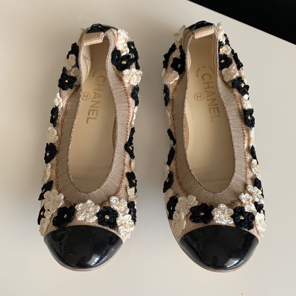 CHANEL Beige, White, and Black Floral Ballet Flats